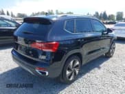 ✅ 2024 Volkswagen Taos SE • VIN: 3VVUX7B22RM092633 • Lot: 42862984. Wystawiony na IAAI z przebiegiem 4 899 mil. Bezpłatny archiwum sprzedaży aukcyjnych z USA i szczegółowy raport historii pojazdu na DreamBid. Zdjęcie 4.