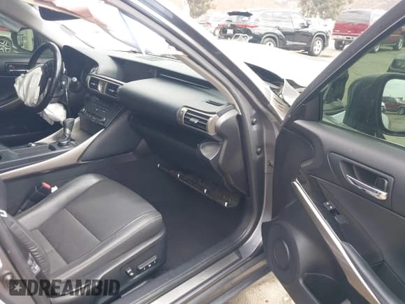 ✅ 2016 Lexus IS 200t • VIN: JTHBA1D24G5028225 • Lot: 43367992. Wystawiony na IAAI z przebiegiem 104 492 mil. Bezpłatny archiwum sprzedaży aukcyjnych z USA i szczegółowy raport historii pojazdu na DreamBid. Zdjęcie 5.