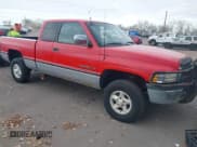 ✅ 1997 Dodge 1500 • VIN: 1B7HF13Z5VJ529432 • Lot: 43855883. Wystawiony na IAAI z przebiegiem 176 042 mil. Bezpłatny archiwum sprzedaży aukcyjnych z USA i szczegółowy raport historii pojazdu na DreamBid. Zdjęcie 1.