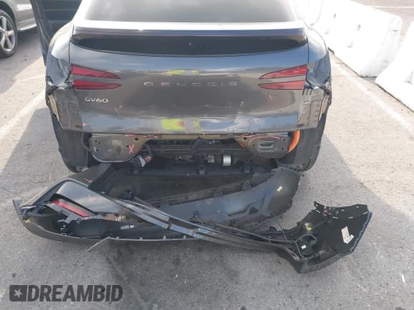 ✅ 2023 Genesis GV60 Performance • VIN: KMUKEDTB3PU011685 • Lot: 42282724. Wystawiony na IAAI z przebiegiem 24 535 mil. Bezpłatny archiwum sprzedaży aukcyjnych z USA i szczegółowy raport historii pojazdu na DreamBid. Zdjęcie 6.