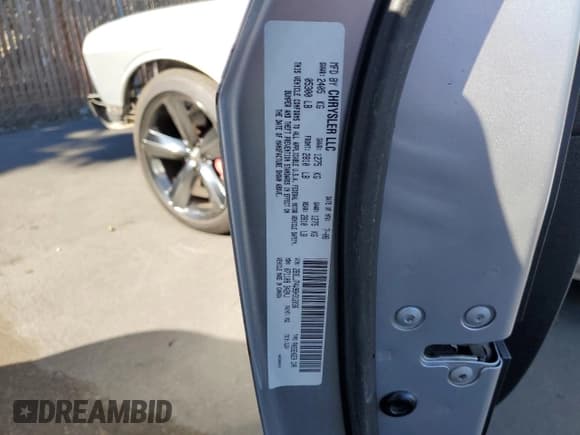 ✅ 2008 Dodge Challenger SRT-8 • VIN: 2B3LJ74W98H312036 • Лот: 82786505. Опубликован ранее на Copart с пробегом 107 061 миль. Бесплатный доступ к архиву аукционных продаж из США и подробный отчёт об истории автомобиля на DreamBid. Изображение 13.