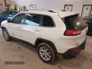 ✅ 2016 Jeep Cherokee Latitude • VIN: 1C4PJMCS1GW161528 • Lot: 41711666. Wystawiony na IAAI z przebiegiem 121 809 mil. Bezpłatny archiwum sprzedaży aukcyjnych z USA i szczegółowy raport historii pojazdu na DreamBid. Zdjęcie 3.