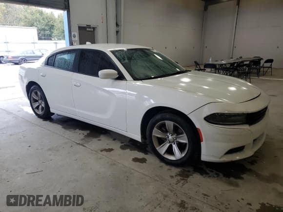 ✅ 2015 Dodge Charger SXT • VIN: 2C3CDXHG3FH784128 • Lot: 90397545. Wystawiony na Copart z przebiegiem 206 780 mil. Bezpłatny archiwum sprzedaży aukcyjnych z USA i szczegółowy raport historii pojazdu na DreamBid. Zdjęcie 4.