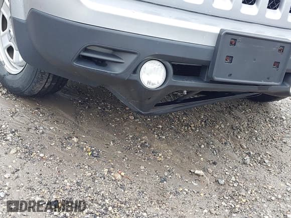 ✅ 2017 Jeep Patriot Sport SE • VIN: 1C4NJRBB8HD122051 • Lot: 42274843. Listed on IAAI with 63,122 mi. Free auction sales archive from the USA and detailed vehicle history report at DreamBid. Image 17.