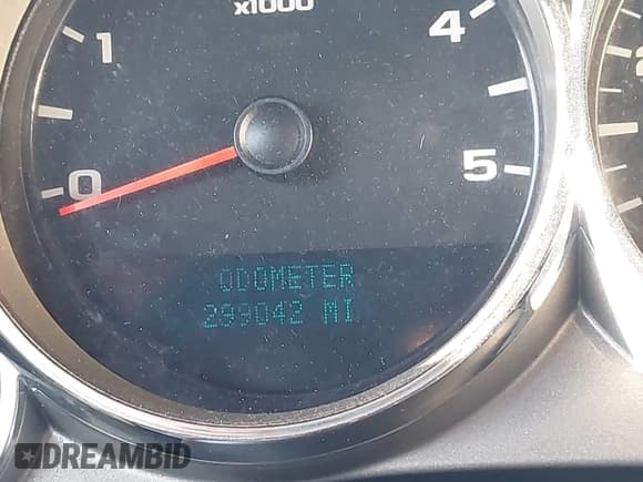 ✅ 2014 Chevrolet Silverado 2500HD LT • VIN: 1GC1KXE88EF160895 • Lot: 43581202. Wystawiony na IAAI z przebiegiem 299 042 mil. Bezpłatny archiwum sprzedaży aukcyjnych z USA i szczegółowy raport historii pojazdu na DreamBid. Zdjęcie 15.