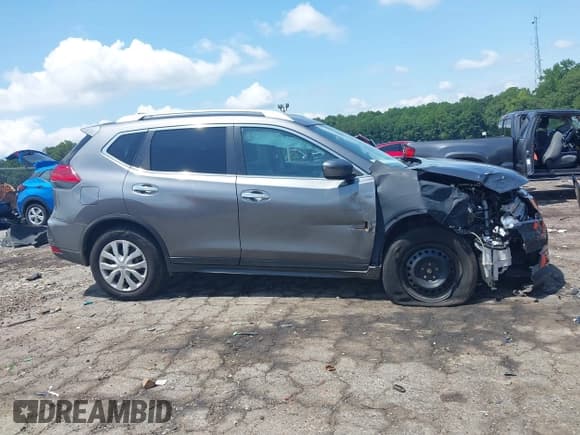 ✅ 2017 Nissan Rogue SL • VIN: JN8AT2MV3HW274321 • Lot: 42815454. Wystawiony na IAAI z przebiegiem 102 719 mil. Bezpłatny archiwum sprzedaży aukcyjnych z USA i szczegółowy raport historii pojazdu na DreamBid. Zdjęcie 13.