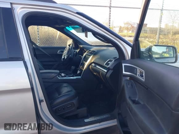 ✅ 2015 Ford Explorer Limited • VIN: 1FM5K8F84FGB15403 • Лот: 43657179. Опубликован ранее на IAAI с пробегом 146 890 миль. Бесплатный доступ к архиву аукционных продаж из США и подробный отчёт об истории автомобиля на DreamBid. Изображение 5.