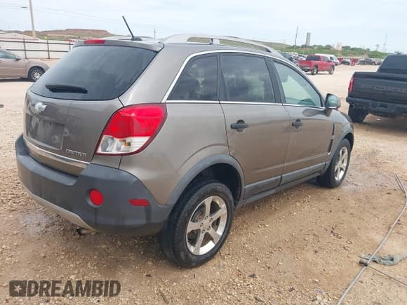 ✅ 2012 Chevrolet Captiva Sport LS • VIN: 3GNAL2EK0CS569131 • Lot: 42270943. Wystawiony na IAAI z przebiegiem 100 424 mil. Bezpłatny archiwum sprzedaży aukcyjnych z USA i szczegółowy raport historii pojazdu na DreamBid. Zdjęcie 4.