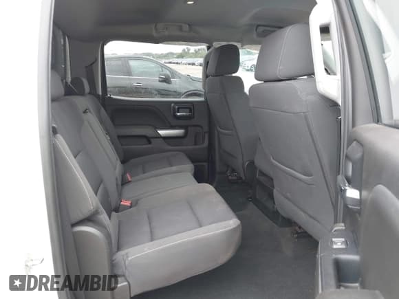 ✅ 2018 Chevrolet Silverado 1500 LT • VIN: 1GCPCREC4JF216526 • Lot: 43520727. Wystawiony na IAAI z przebiegiem 51 430 mil. Bezpłatny archiwum sprzedaży aukcyjnych z USA i szczegółowy raport historii pojazdu na DreamBid. Zdjęcie 8.