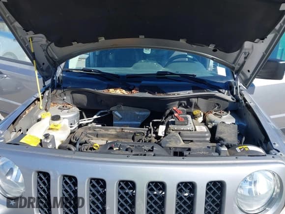 ✅ 2015 Jeep Patriot High Altitude • VIN: 1C4NJPFA1FD428351 • Lot: 43475911. Wystawiony na IAAI z przebiegiem 172 007 mil. Bezpłatny archiwum sprzedaży aukcyjnych z USA i szczegółowy raport historii pojazdu na DreamBid. Zdjęcie 10.