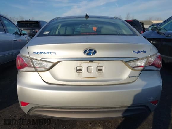✅ 2013 Hyundai Sonata • VIN: KMHEC4A46DA051021 • Лот: 43595389. Опубликован ранее на IAAI с пробегом 142 239 миль. Бесплатный доступ к архиву аукционных продаж из США и подробный отчёт об истории автомобиля на DreamBid. Изображение 16.