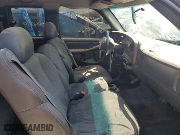 2002 Chevrolet Silverado 1500 with VIN 2GCEC19W121412302, listed as a Copart auction lot 55272472 with 204,099 mi miles and Salvage title. Bid and sale history available at DreamBid. Image 5.