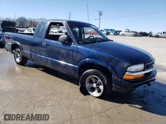 2003 Chevrolet S-10 z VIN 1GCCS19H238173885, wystawiony jako Copart lot #43588694 z przebiegiem 134 550 mil mil oraz Szkoda całkowita • Salvage title. Historia ofert i sprzedaży dostępna na DreamBid. Obrazek 4.