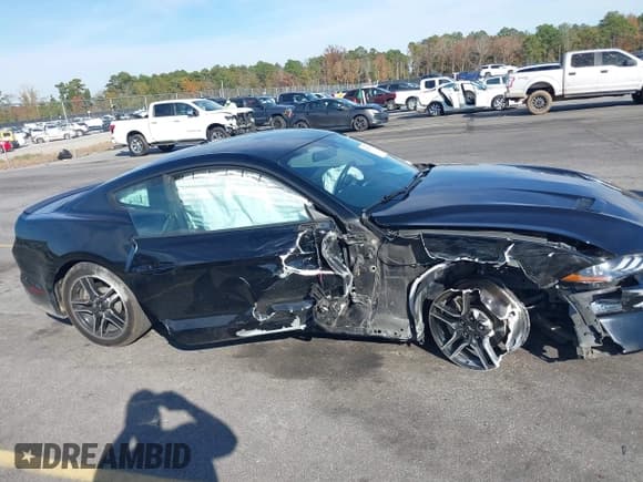 ✅ 2018 Ford Mustang EcoBoost • VIN: 1FA6P8TH7J5173871 • Lot: 43730311. Listed on IAAI with 61,772 mi. Free auction sales archive from the USA and detailed vehicle history report at DreamBid. Image 13.