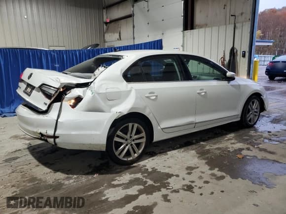 ✅ 2017 Volkswagen Jetta SEL • VIN: 3VWL17AJ5HM278179 • Lot: 90696705. Listed on Copart with 146,236 mi. Free auction sales archive from the USA and detailed vehicle history report at DreamBid. Image 3.
