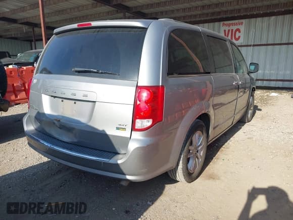 ✅ 2018 Dodge Grand Caravan SXT • VIN: 2C4RDGCG8JR265205 • Lot: 42818402. Wystawiony na IAAI z przebiegiem 146 910 mil. Bezpłatny archiwum sprzedaży aukcyjnych z USA i szczegółowy raport historii pojazdu na DreamBid. Zdjęcie 4.