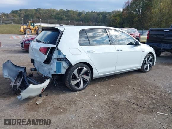 ✅ 2018 Volkswagen Golf GTI S • VIN: 3VW547AU3JM288631 • Lot: 43445389. Wystawiony na IAAI z przebiegiem 82 372 mil. Bezpłatny archiwum sprzedaży aukcyjnych z USA i szczegółowy raport historii pojazdu na DreamBid. Zdjęcie 4.