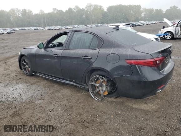 ✅ 2018 Alfa Romeo Giulia Ti Sport • VIN: ZARFAEEN9J7597379 • Лот: 71916595. Опубликован ранее на Copart с пробегом Не указан. Бесплатный доступ к архиву аукционных продаж из США и подробный отчёт об истории автомобиля на DreamBid. Изображение 2.