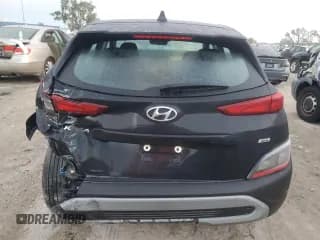 ✅ 2023 Hyundai Kona SE • VIN: KM8K2CAB5PU059810 • Лот: 70025594. Опубликован ранее на Copart с пробегом 14 176 миль. Бесплатный доступ к архиву аукционных продаж из США и подробный отчёт об истории автомобиля на DreamBid. Изображение 6.