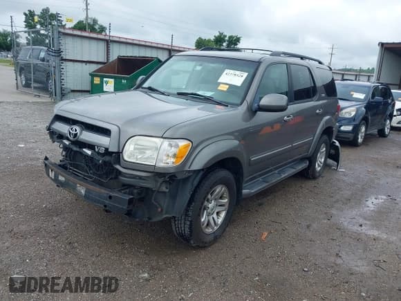 ✅ 2007 Toyota Sequoia SR5 • VIN: 5TDZT34A27S289263 • Lot: 42378528. Listed on IAAI with 311,653 mi. Free auction sales archive from the USA and detailed vehicle history report at DreamBid. Image 2.