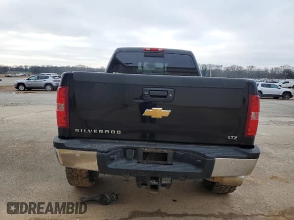 ✅ 2013 Chevrolet Silverado 2500HD LTZ • VIN: 1GC1KYE8XDF163088 • Lot: 80854344. Wystawiony na Copart z przebiegiem 252 070 mil. Bezpłatny archiwum sprzedaży aukcyjnych z USA i szczegółowy raport historii pojazdu na DreamBid. Zdjęcie 6.