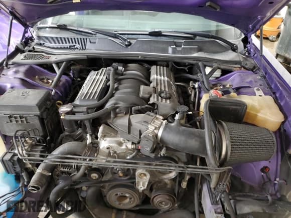 ✅ 2014 Dodge Challenger SRT-8 • VIN: 2C3CDYCJ3EH137543 • Lot: 44734455. Wystawiony na Copart z przebiegiem 88 317 mil. Bezpłatny archiwum sprzedaży aukcyjnych z USA i szczegółowy raport historii pojazdu na DreamBid. Zdjęcie 13.