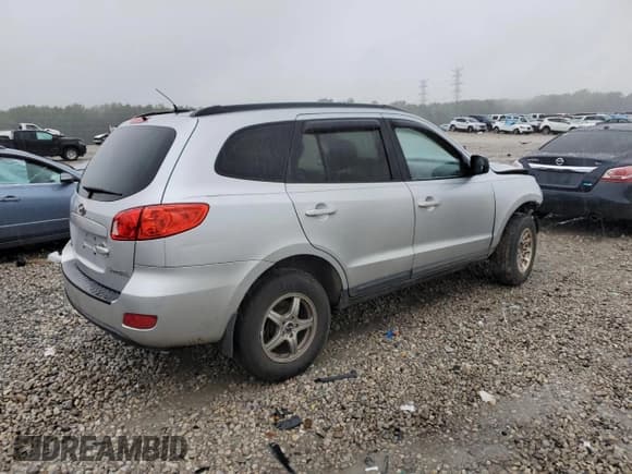 ✅ 2009 Hyundai Santa Fe GLS • VIN: 5NMSG13D19H323592 • Lot: 71422564. Listed on Copart with 193,786 mi. Free auction sales archive from the USA and detailed vehicle history report at DreamBid. Image 3.