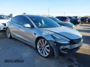 ✅ 2018 Tesla Model 3 Long Range Battery • VIN: 5YJ3E1EBXJF083468 • Lot: 43438742. Wystawiony na IAAI z przebiegiem 99 340 mil. Bezpłatny archiwum sprzedaży aukcyjnych z USA i szczegółowy raport historii pojazdu na DreamBid. Zdjęcie 1.