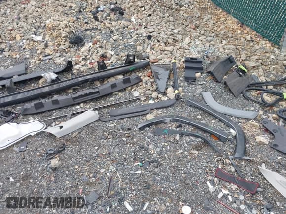 ✅ 2023 Toyota Sequoia Platinum • VIN: 7SVAAABA8PX014829 • Lot: 43715956. Listed on IAAI with 39,901 mi. Free auction sales archive from the USA and detailed vehicle history report at DreamBid. Image 19.