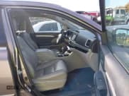 ✅ 2015 Toyota Highlander XLE • VIN: 5TDKKRFH2FS062638 • Lot: 43533554. Wystawiony na IAAI z przebiegiem 251 214 mil. Bezpłatny archiwum sprzedaży aukcyjnych z USA i szczegółowy raport historii pojazdu na DreamBid. Zdjęcie 5.