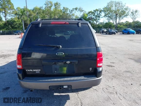 ✅ 2004 Ford Explorer XLT • VIN: 1FMZU73W74ZA59659 • Lot: 42921867. Wystawiony na IAAI z przebiegiem 111 449 mil. Bezpłatny archiwum sprzedaży aukcyjnych z USA i szczegółowy raport historii pojazdu na DreamBid. Zdjęcie 16.