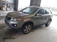 ✅ 2012 Kia Sorento EX • VIN: 5XYKU4A2XCG304259 • Lot: 43828250. Wystawiony na IAAI z przebiegiem 247 443 mil. Bezpłatny archiwum sprzedaży aukcyjnych z USA i szczegółowy raport historii pojazdu na DreamBid. Zdjęcie 2.