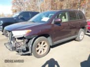 ✅ 2012 Toyota Highlander SE • VIN: 5TDBK3EH2CS098632 • Lot: 43544095. Listed on IAAI with 194,107 mi. Free auction sales archive from the USA and detailed vehicle history report at DreamBid. Image 18.