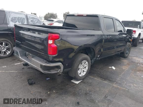 ✅ 2022 Chevrolet Silverado 1500 Work Truck • VIN: 1GCPAAEKXNZ620093 • Lot: 41507676. Wystawiony na IAAI z przebiegiem 34 699 mil. Bezpłatny archiwum sprzedaży aukcyjnych z USA i szczegółowy raport historii pojazdu na DreamBid. Zdjęcie 4.