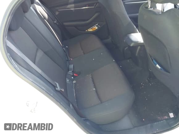 ✅ 2022 Mazda 3 S • VIN: JM1BPAJL5N1516505 • Lot: 41801842. Wystawiony na IAAI z przebiegiem 16 459 mil. Bezpłatny archiwum sprzedaży aukcyjnych z USA i szczegółowy raport historii pojazdu na DreamBid. Zdjęcie 8.