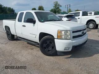 ✅ 2007 Chevrolet Silverado 1500 Work Truck • VIN: 1GCEC19C87Z500753 • Лот: 42945394. Опубликован ранее на IAAI с пробегом 214 423 миль. Бесплатный доступ к архиву аукционных продаж из США и подробный отчёт об истории автомобиля на DreamBid. Изображение 1.