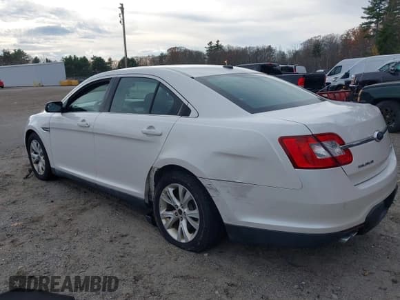 ✅ 2012 Ford Taurus SEL • VIN: 1FAHP2EW6CG105599 • Lot: 43654795. Listed on IAAI with 105,533 mi. Free auction sales archive from the USA and detailed vehicle history report at DreamBid. Image 6.