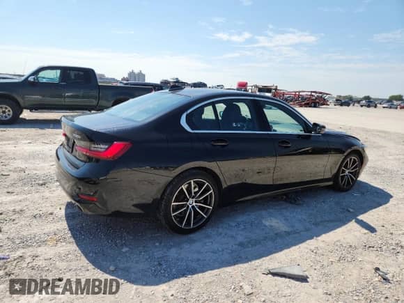 2020 BMW 3 Series 330i z VIN 3MW5R1J01L8B24382, wystawiony jako Copart lot #70131785 z przebiegiem 82 622 mil mil oraz Szkoda całkowita • Salvage title. Historia ofert i sprzedaży dostępna na DreamBid. Obrazek 3.