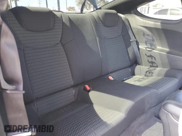 ✅ 2013 Hyundai Genesis Coupe 2.0T • VIN: KMHHT6KD8DU096239 • Lot: 49324175. Wystawiony na Copart z przebiegiem 55 806 mil. Bezpłatny archiwum sprzedaży aukcyjnych z USA i szczegółowy raport historii pojazdu na DreamBid. Zdjęcie 11.