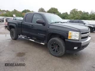 2007 Chevrolet Silverado 1500 1LT with VIN 1GCEC19J67Z614751, listed as a IAAI auction lot 43422513 with 123,650 mi miles and . Bid and sale history available at DreamBid. Image 1.