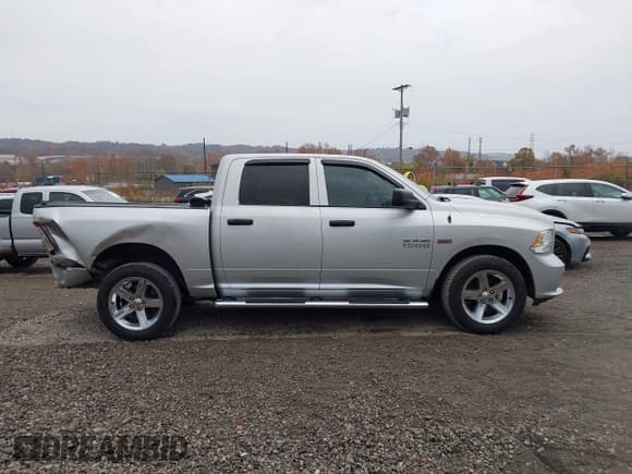 ✅ 2016 Ram 1500 Express • VIN: 3C6RR7KT3GG385001 • Lot: 43629342. Wystawiony na IAAI z przebiegiem 93 721 mil. Bezpłatny archiwum sprzedaży aukcyjnych z USA i szczegółowy raport historii pojazdu na DreamBid. Zdjęcie 13.