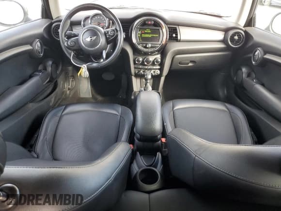 ✅ 2017 MINI Hardtop Cooper • VIN: WMWXP5C37H2G60498 • Лот: 82279815. Опубликован ранее на Copart с пробегом 92 736 миль. Бесплатный доступ к архиву аукционных продаж из США и подробный отчёт об истории автомобиля на DreamBid. Изображение 8.