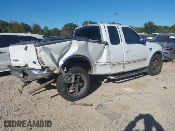 ✅ 1998 Ford F-150 • VIN: 1FTZX1767WNA91721 • Lot: 43457199. Wystawiony na IAAI z przebiegiem 241 416 mil. Bezpłatny archiwum sprzedaży aukcyjnych z USA i szczegółowy raport historii pojazdu na DreamBid. Zdjęcie 4.