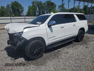 ✅ 2021 Chevrolet Suburban Premier • VIN: 1GNSCFKD5MR310138 • Lot: 62144765. Wystawiony na Copart z przebiegiem 111 166 mil. Bezpłatny archiwum sprzedaży aukcyjnych z USA i szczegółowy raport historii pojazdu na DreamBid. Zdjęcie 1.