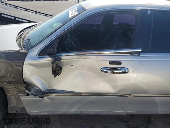 ✅ 2000 Lincoln Town Car Executive • VIN: 1LNHM81W9YY908643 • Lot: 68047715. Listed on Copart with 129,499 mi. Free auction sales archive from the USA and detailed vehicle history report at DreamBid. Image 7.