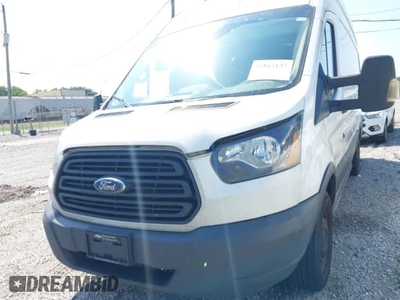 ✅ 2018 Ford Transit • VIN: 1FTBW3XM5JKA67314 • Lot: 42812137. Wystawiony na IAAI z przebiegiem 570 614 mil. Bezpłatny archiwum sprzedaży aukcyjnych z USA i szczegółowy raport historii pojazdu na DreamBid. Zdjęcie 12.