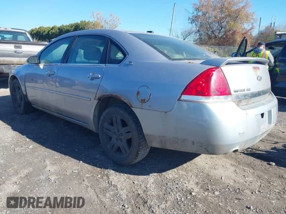 2006 Chevrolet Impala LTZ z VIN 2G1WU581069335856, wystawiony jako IAAI lot #43554562 z przebiegiem 195 423 mil mil oraz . Historia ofert i sprzedaży dostępna na DreamBid. Obrazek 3.