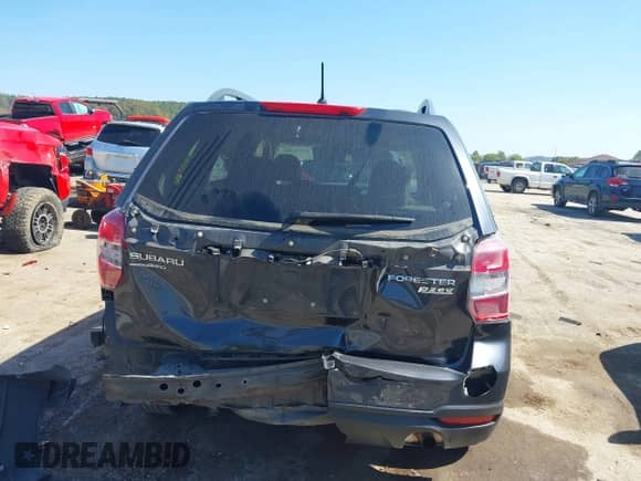 2015 Subaru Forester Premium с VIN JF2SJADC0FH455393, выставлен на аукционе IAAI как лот 43231386 с пробегом 133 680 миль миль и . История ставок и продаж доступна на DreamBid. Изображение 16.