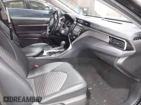 2020 Toyota Camry SE with VIN 4T1G11BK2LU004088, listed as a IAAI auction lot 42318280 with 76,053 mi miles and . Bid and sale history available at DreamBid. Image 5.