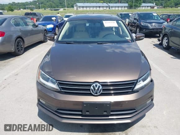 ✅ 2015 Volkswagen Jetta SE • VIN: 3VWD07AJ0FM214295 • Лот: 42593549. Опубликован ранее на IAAI с пробегом 62 720 миль. Бесплатный доступ к архиву аукционных продаж из США и подробный отчёт об истории автомобиля на DreamBid. Изображение 11.